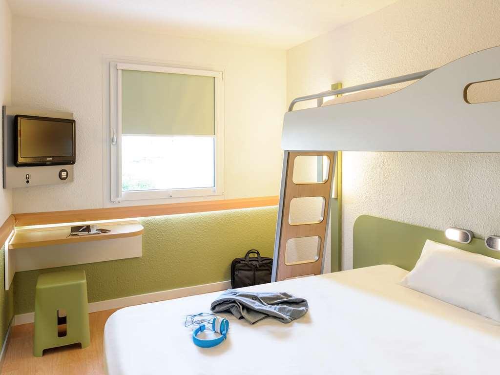 Ibis Budget Paris Coeur D'Orly Airport Room photo