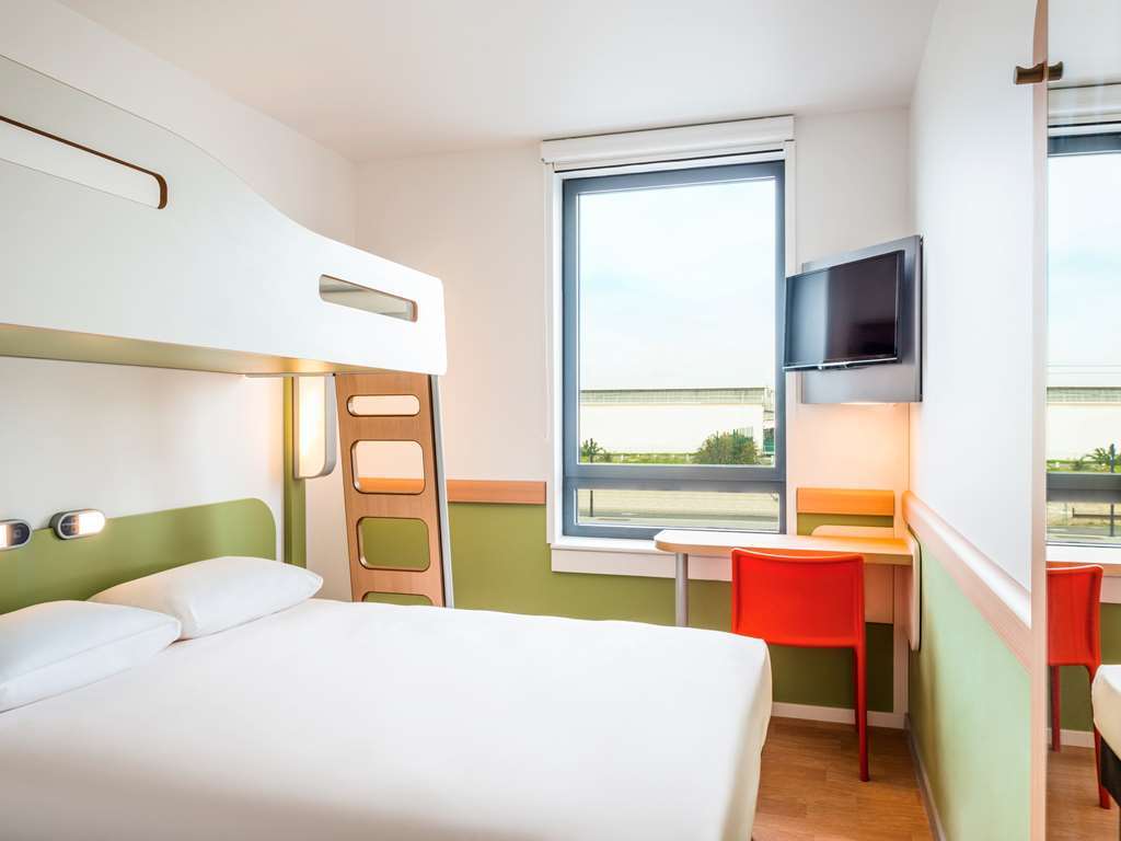 Ibis Budget Paris Coeur D'Orly Airport Room photo